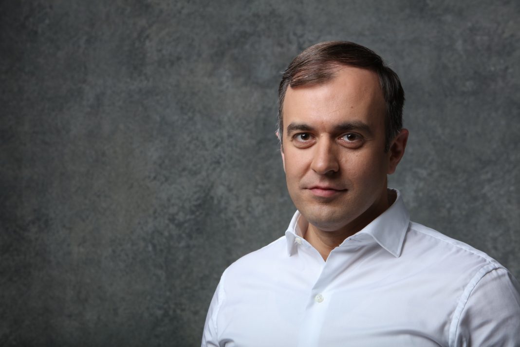 tasos xatzhvasileiou apaitoume sevasmo