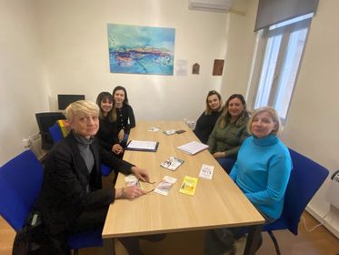 sofpsi dimos serrvn sinantisi