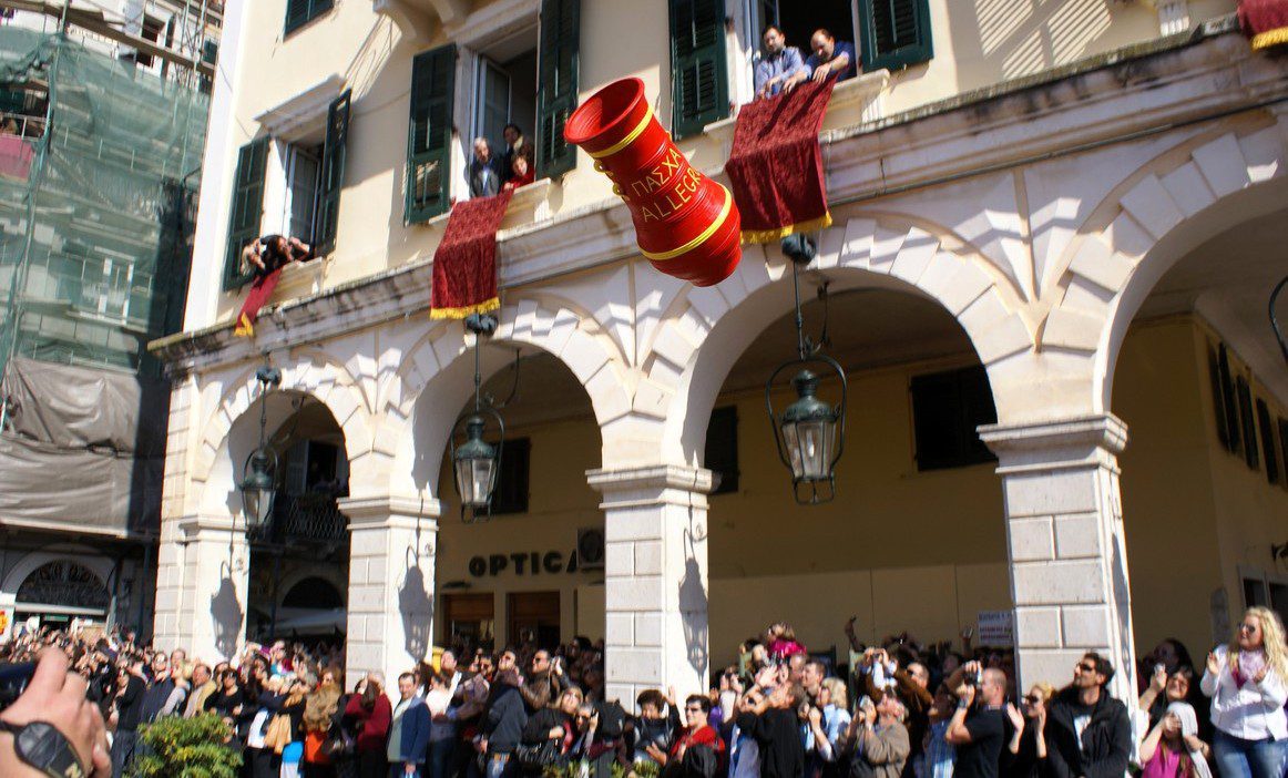 Ξεχωριστά Πασχαλινά έθιμα απο όλη την Ελλάδα