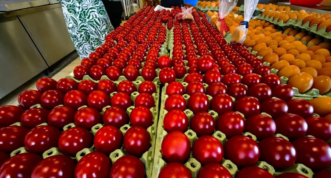 Οδηγίες προς τους καταναλωτές για την βαφή αυγών απο τον ΕΦΕΤ pasxa kokina avga