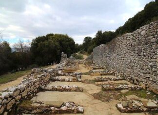 arxaiologikos xoros kastritsas
